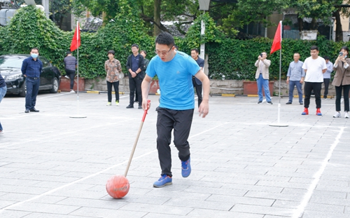 歡度中秋喜迎國慶 宜化集團(tuán)與宜昌市發(fā)改委共同舉辦趣味運(yùn)動(dòng)會(圖3)