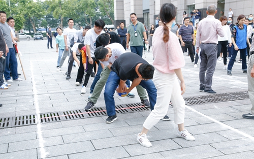 歡度中秋喜迎國慶 宜化集團(tuán)與宜昌市發(fā)改委共同舉辦趣味運(yùn)動(dòng)會(圖5)