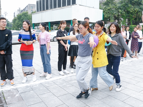 歡度中秋喜迎國慶 宜化集團(tuán)與宜昌市發(fā)改委共同舉辦趣味運(yùn)動(dòng)會(圖7)