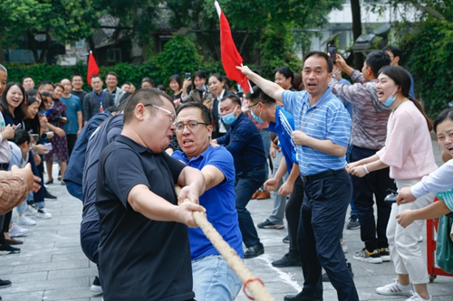 歡度中秋喜迎國慶 宜化集團(tuán)與宜昌市發(fā)改委共同舉辦趣味運(yùn)動(dòng)會(圖9)